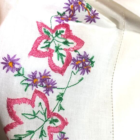 Vintage Pillowcase Set Embroidered Flowers Leaves Boho 19 x 30 Queen White - Picture 12 of 13